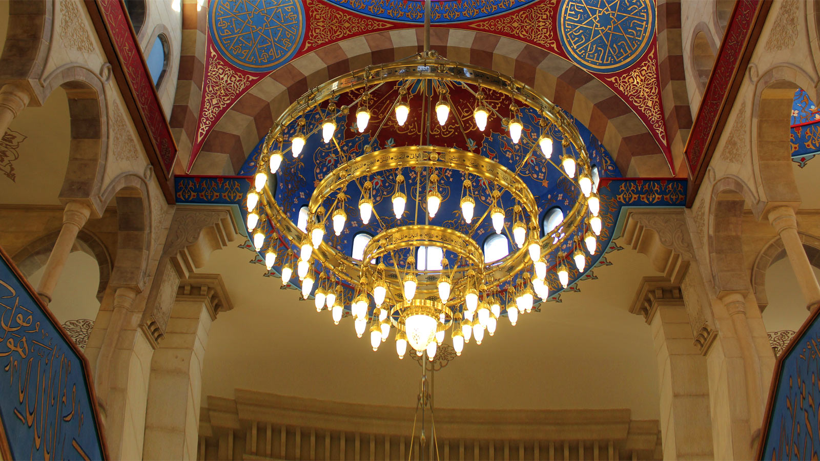Lübnan Tripoli Al Schokur  Mosque Chandelier